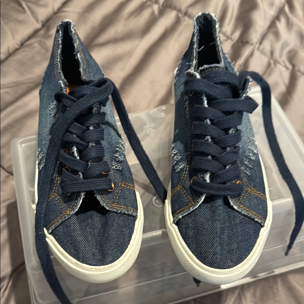 Rocket Dog Blue Denim Athletic Shoes